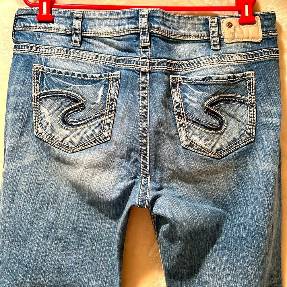 SILVER JEANS 👖 “AIKO” DISTRESSED DESTROYED RIPPED MID-BOOT JEANS Women’s 18 L31 - Picture 2 of 13